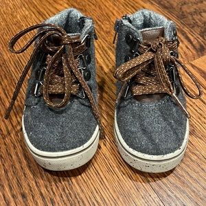 Baby Boy Cat and Jack Gray Boots Size 5